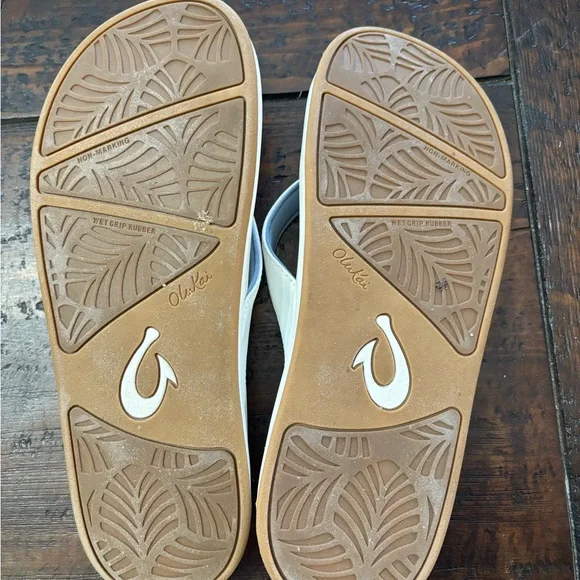 OluKai flip flops like new! Purchased in Hawaii!  - Picture 3 of 4